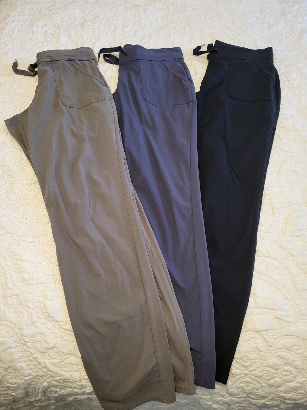 Columbia Sportswear Company Lot Of 3 Women's Pants Nylon And Elasticine Size M
